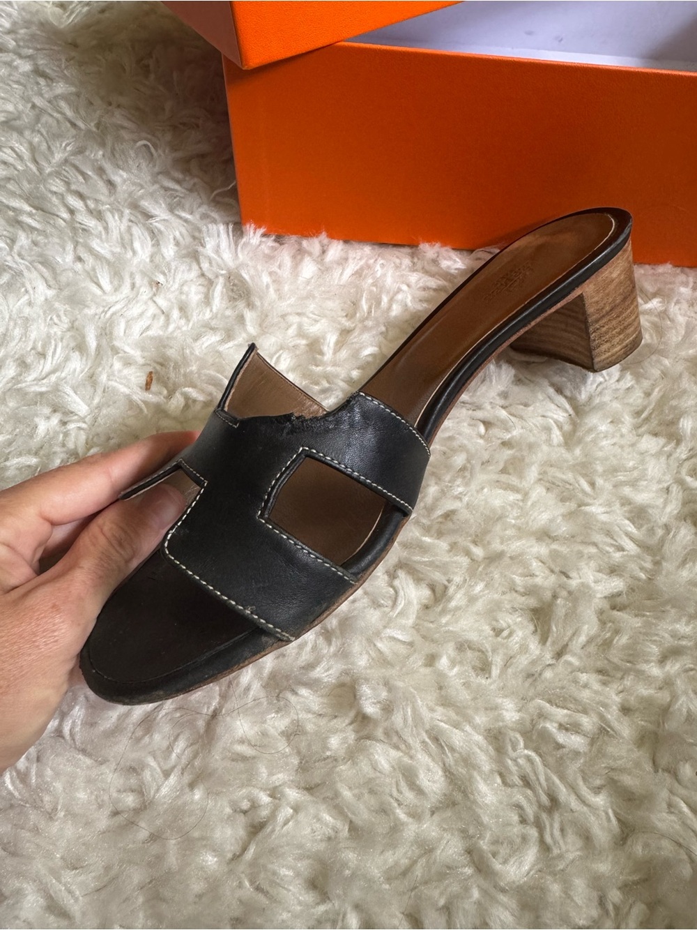 Black Hermes Oasis Sandal - READ DESCRIPTION - Picture 4 of 8